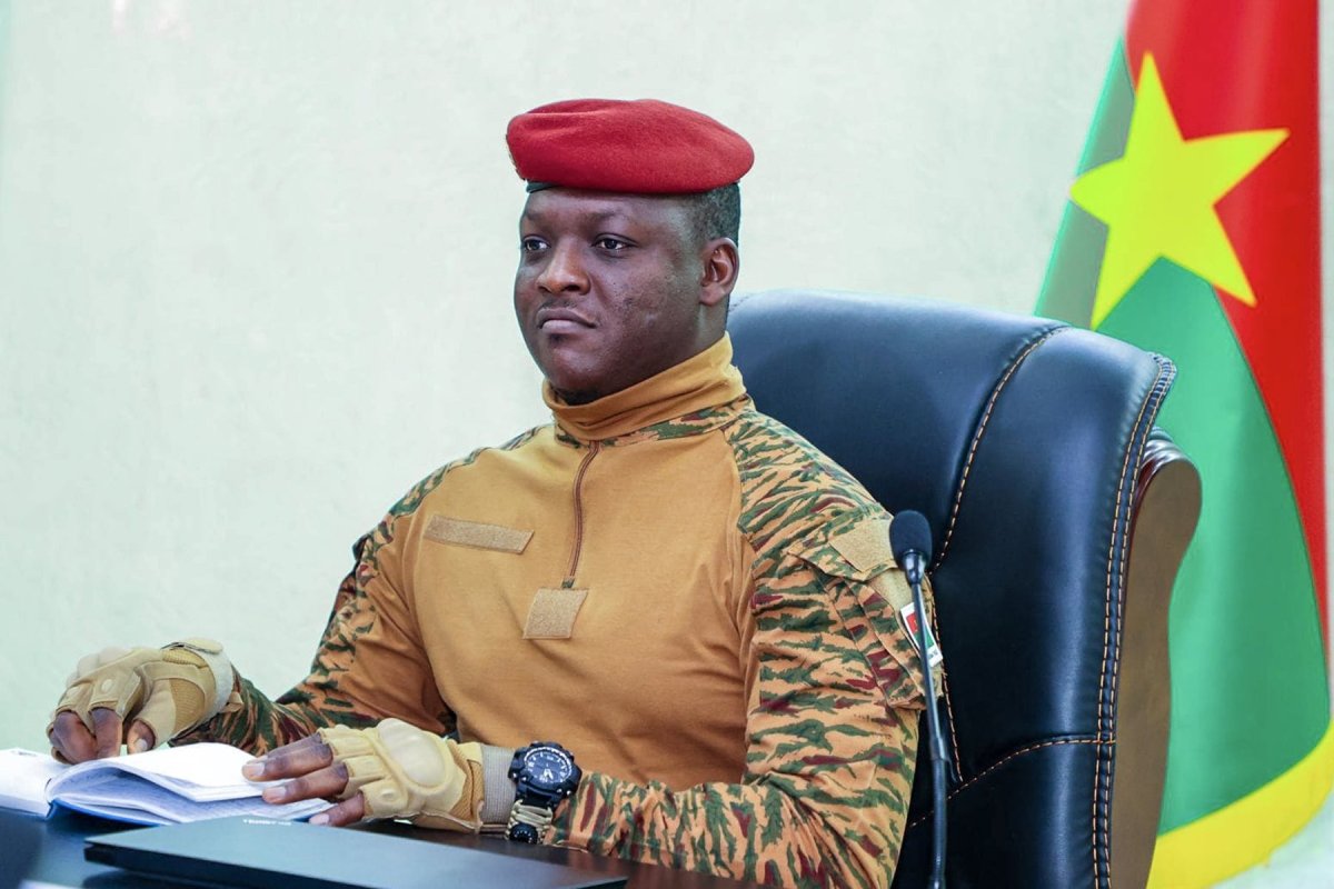 Burkina Faso : "Les gens doivent oublier la question de la démocratie" (président