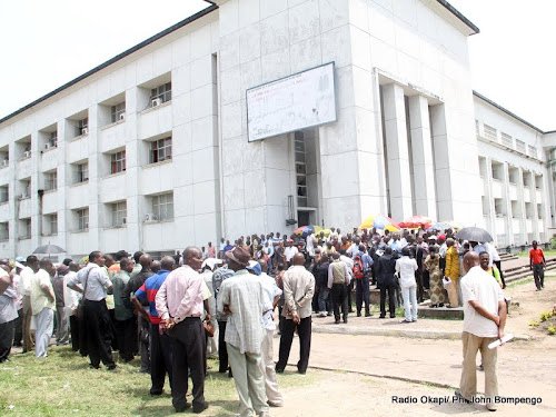 Les Léopards récompensés, les contribuables indignés
